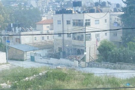 الاحتلال يفجّر منزل عائلة الشهيد خالد المحتسب في بيت حنينا