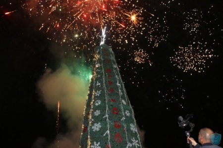 الشرطة تشارك وتومن فعاليات اضاءة شجرة الميلاد في بلدة الزبابدة 